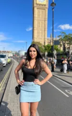 Serena in front of big ben