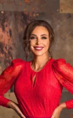 Dance showing you her lovely smile 