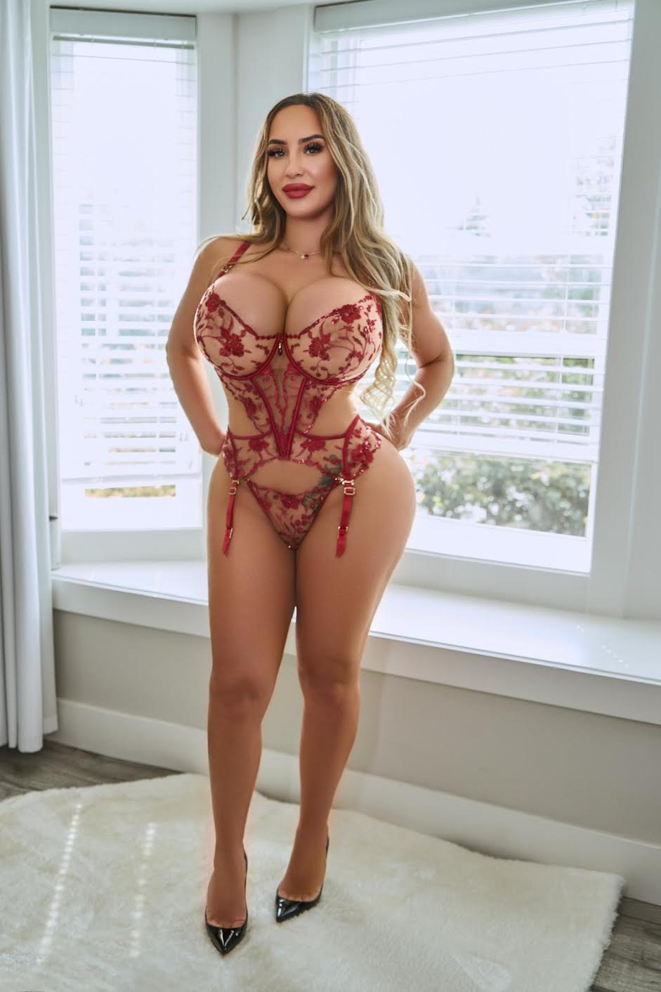 1757145279_staff_386_68bbe8bf3ed72